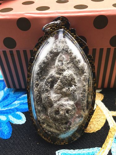 卖佛牌赚钱吗知乎，泰国佛牌的商业化影响