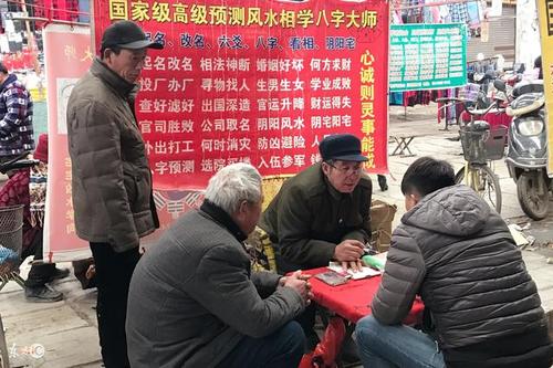 广西文墨科技有限公司钟小小